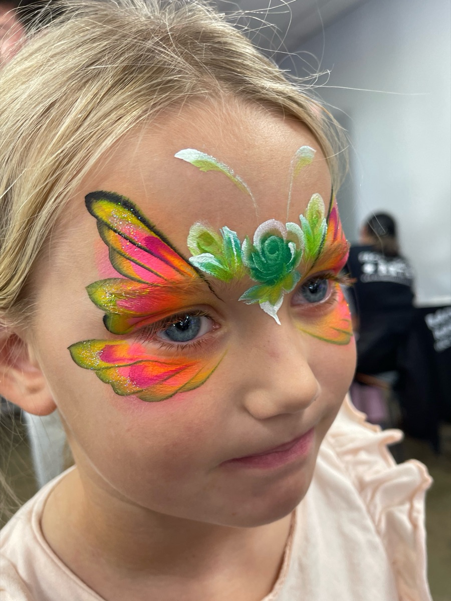 Butterfly wings with floral centre